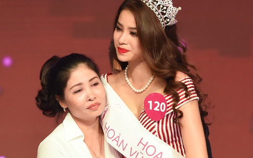 Khoảnh khắc đăng quang với nước mắt và nụ cười của Phạm Thị Hương