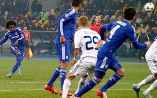 Chelsea 2-1 Dynamo Kiev: Willian đá phạt tuyệt hảo, cứu vớt chiếc ghế của Mourinho
