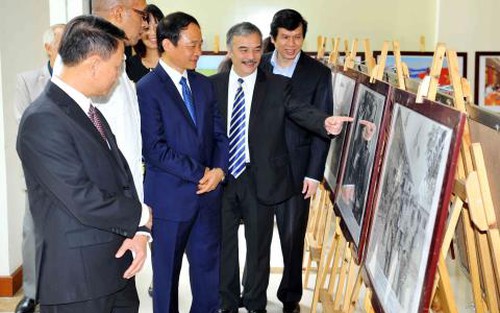 TTXVN trưng bày ảnh 'Việt Nam - Cu Ba, 55 năm Đoàn kết và Hợp tác'