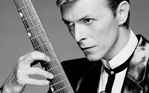 Hàng nghìn người khiếu nại… Chúa, đòi cho David Bowie bất tử