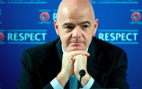 Cộng đồng mạng: ‘Champions League sẽ nhớ Infantino’, ‘Infantino cần một cái chổi’