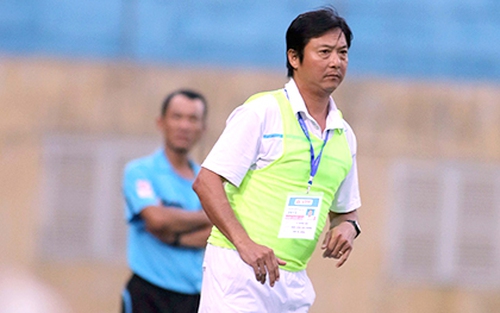 Bóng đá TP.HCM: 'Bụt chùa nhà không thiêng'