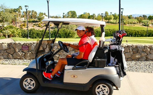 Rafael Nadal trình diễn khả năng đánh Golf