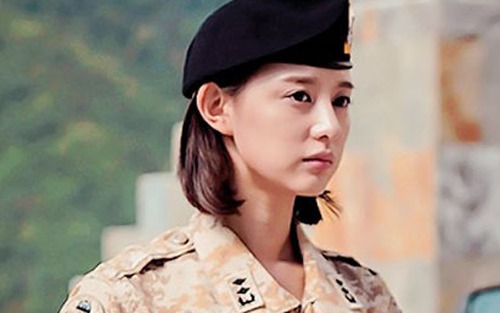 Kim Ji Won muốn vai diễn tươi sáng hơn sau ‘Hậu duệ mặt trời’