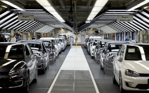 Volkswagen thu hồi 800.000 xe thể thao đa dụng do nghi lỗi chân đạp
