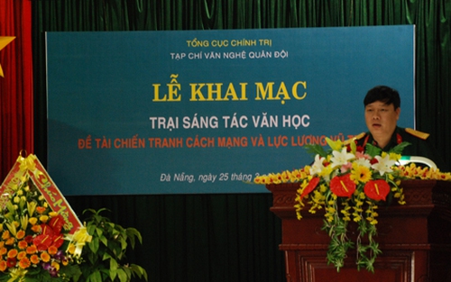 Khai mạc trại viết văn về đề tài chiến tranh cách mạng và lực lượng vũ trang