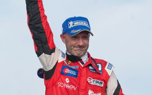 Cựu thủ môn Fabien Barthez tham dự giải đua ô tô lâu đời nhất thế giới