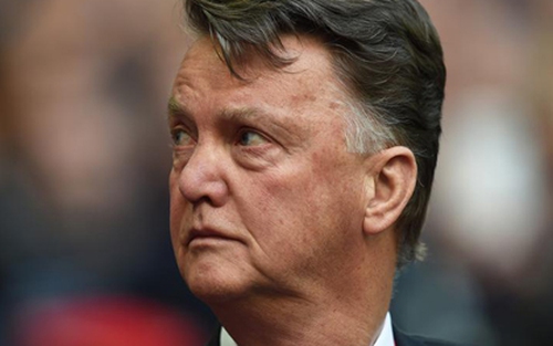 TIẾT LỘ Van Gaal đòi xây hàng rào 8 mét quanh sân tập