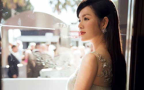 Lý Nhã Kỳ đẹp tựa tiên nữ khiến Cannes 'không thể không ngắm nhìn'