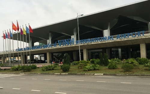 Xác minh việc nhà dân bị tốc mái ngói do tàu bay tại sân bay Vinh
