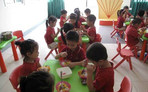 Con trẻ bây giờ cũng 'khổ'