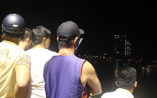 Đặc công nước có mặt ở sông Hàn tìm kiếm người mất tích