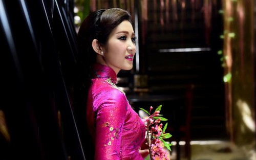 NSƯT Thanh Thúy: 'Tôi nhiệt tình showbiz, nhưng đứng ngoài chiêu trò'