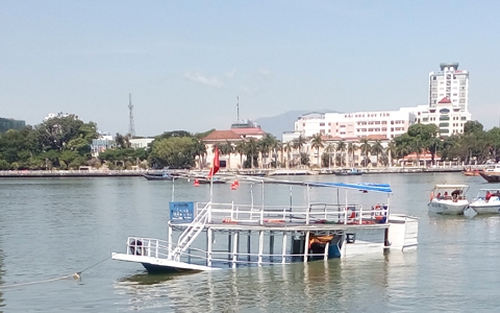 Khởi tố, tạm giam lái tàu trong vụ chìm tàu trên sông Hàn