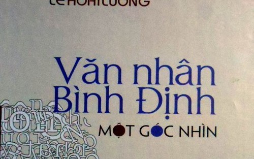 'Lượm mót mấy mảnh sành mà cũng thành tiến sĩ'