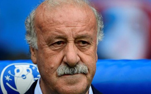 Del Bosque: 'Tôi nhắn tin cho cả đội Tây Ban Nha, trừ Iker Casillas'