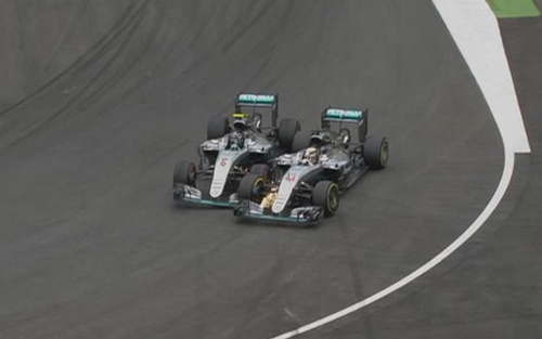 Hamilton đổ lỗi cho Nico Rosberg sau va chạm ở Grand Prix Áo