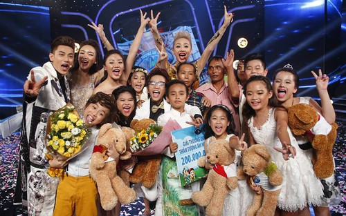 Chung kết 'Thần tượng Âm nhạc nhí 2016': 'Cậu bé hát đám cưới' Hồ Văn Cường đoạt ngôi Quán quân