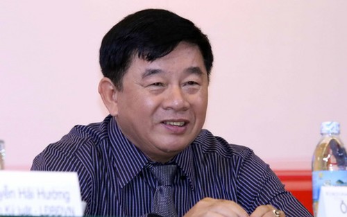 Nhà có hai Vua và một Thái thượng hoàng hay chuyện trọng tài Việt
