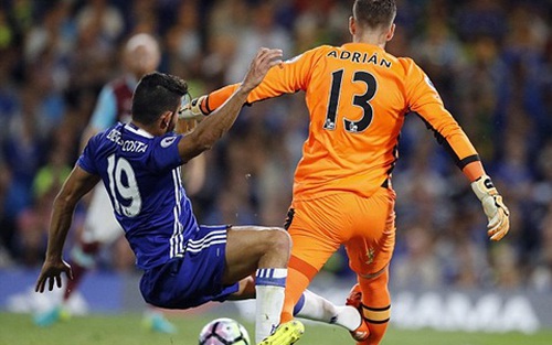 Cựu trọng tài Graham Poll: Diego Costa đáng bị đuổi trước khi ghi bàn hạ West Ham