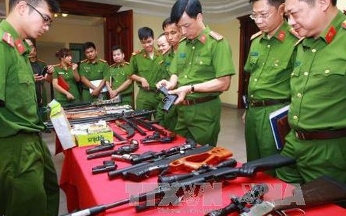 Triệt phá nhóm tội phạm tại đường Láng, thu nhiều súng đạn