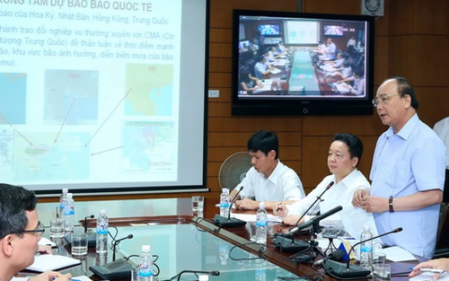 Thủ tướng yêu cầu: Từ mai, dừng các cuộc họp để tập trung chỉ đạo chống bão