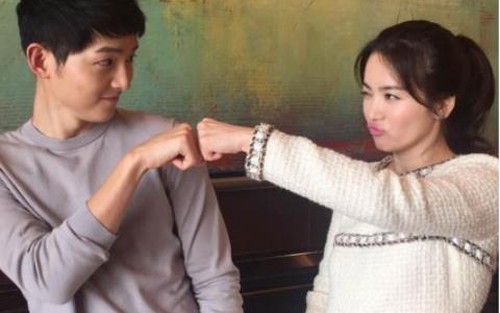 Quà sốc: Song Hye Kyo 'mời' Song Joong Ki cả một xe tải cà phê
