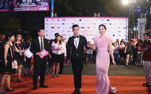 TRỰC TIẾP Thảm đỏ Hoa hậu Việt Nam 2016