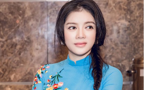 Diện áo dài, Lý Nhã Kỹ tiếp kiến Tổng thống Pháp