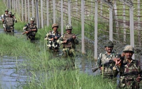 Các binh sĩ Ấn Độ và Pakistan đã đấu súng tại khu vực tranh chấp Kashmir