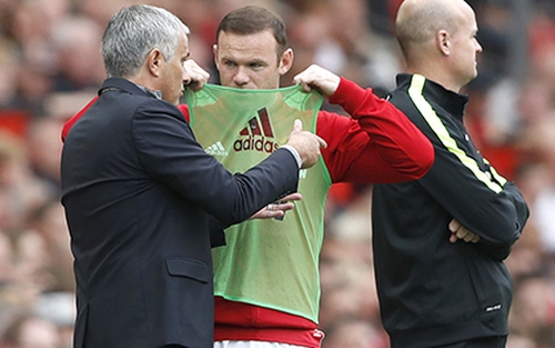 Man United: Từ ghế dự bị, Rooney gần như vô hại