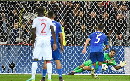 Juventus: Buffon mãi là siêu anh hùng