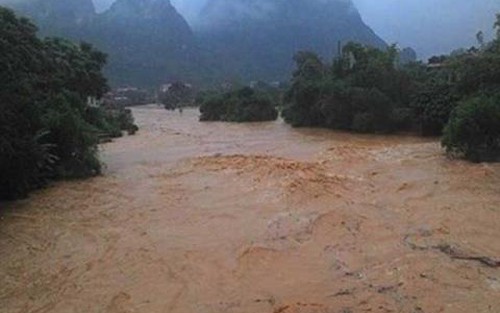 Phú Yên: 2 người mất tích do lũ cuốn