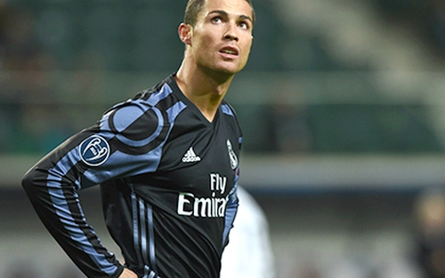 Zidane đừng sợ bị 'chửi', hãy cho Ronaldo dự bị!