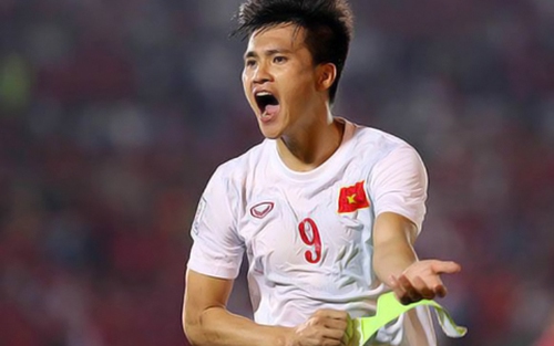 Four Four Two ca ngợi Công Vinh, lãng quên Xuân Trường