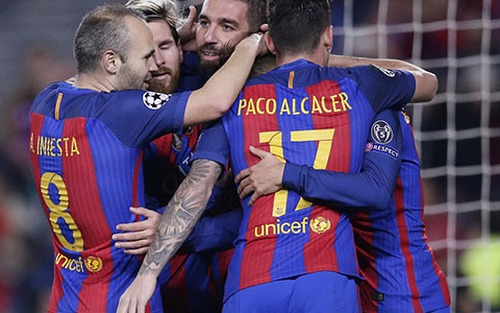 Arda Turan lập hat-trick, Barcelona lập kỷ lục Champions League