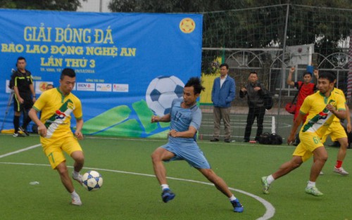 Quang Tình, Hồng Việt tranh tài cùng sao trẻ SLNA