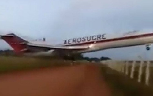 Thêm VIDEO 'ác mộng' về chiếc máy bay Colombia kéo lê trên mặt đất