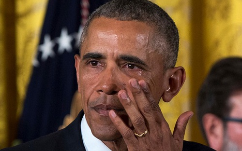 Tổng thống Obama bật khóc nói lời chia tay nhân viên Nhà Trắng