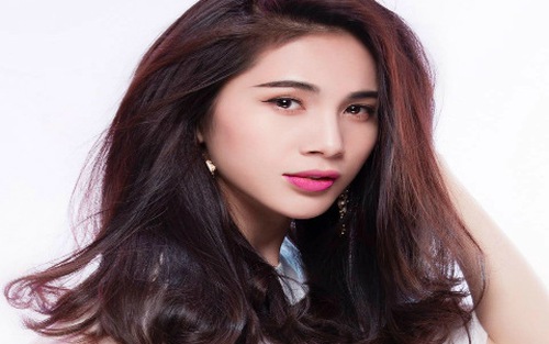 Thủy Tiên 'nổi đóa' vì Công Vinh không được mời tham dự Gala Quả bóng Vàng 2016