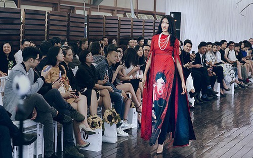 Lệ Hằng thướt tha trong tà áo dài đón Tết của NTK Andria Anh Tuấn