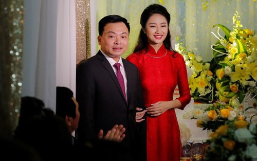Hoa hậu Thu Ngân hạnh phúc rạng ngời trong ngày rước dâu