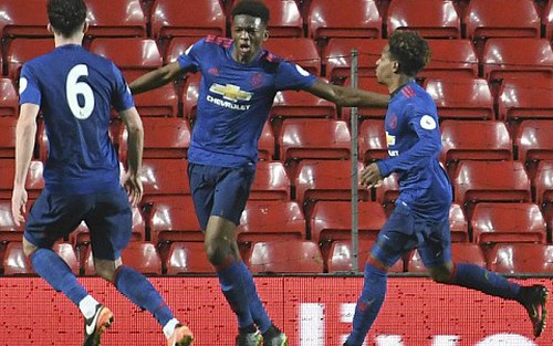 Đàn em của Ibrahimovic và Pogba giúp Man United 'rửa mặt' trước Liverpool