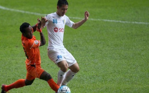 Hùng Dũng lập 'siêu phẩm', Hà Nội hòa đáng tiếc Felda United