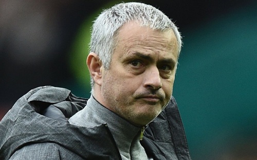 Sự thật về việc Mourinho cho Man United đá với sơ đồ 3-5-2