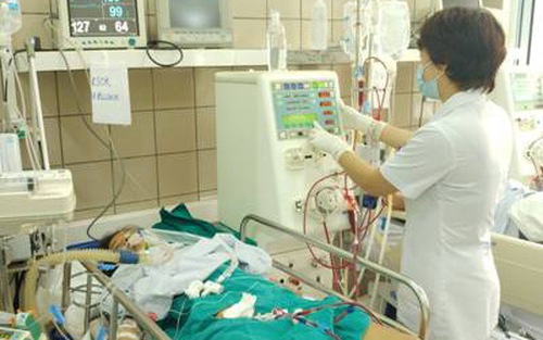 Thêm một người hôn mê sâu và tử vong vì rượu độc methanol