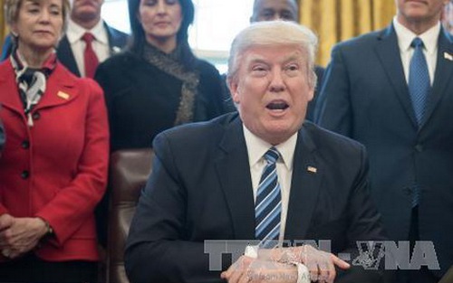 Donald Trump công bố dự thảo ngân sách liên bang: Tăng chi quân sự, giảm viện trợ
