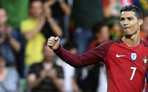 Ronaldo sánh ngang Kiatisuk trong Top 10 chân sút vĩ đại nhất cấp ĐTQG