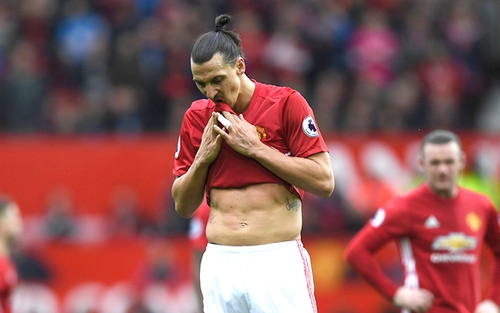 Ơn giời, Ibrahimovic đã có thể trở lại!