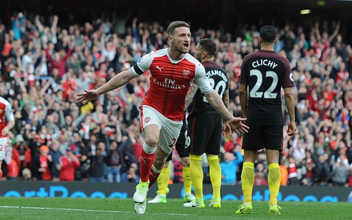 Cuộc đua top 4 Premier League: Arsenal tuyệt vọng, Man City ‘cửa sáng’